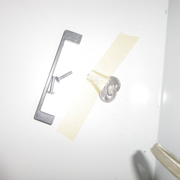 Larsen's Fire Extinguisher Cabinet Semi-Recessed Wall Mounted w/Lock & Key - Picture 4 of 5